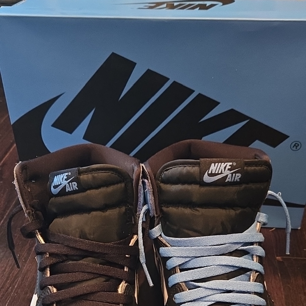 Nike Air Men's Black and Blue Sneakers